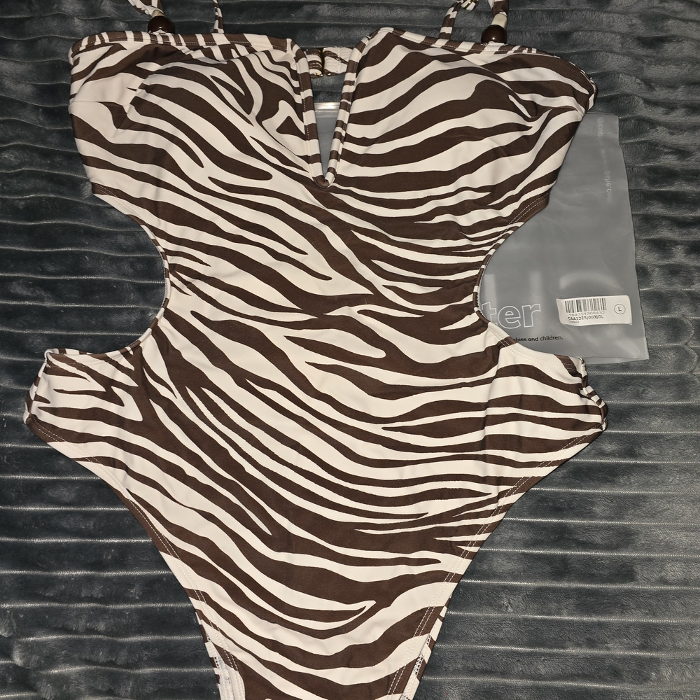 Cupshe Brown and White Zebra Print One Piece Swimsuit